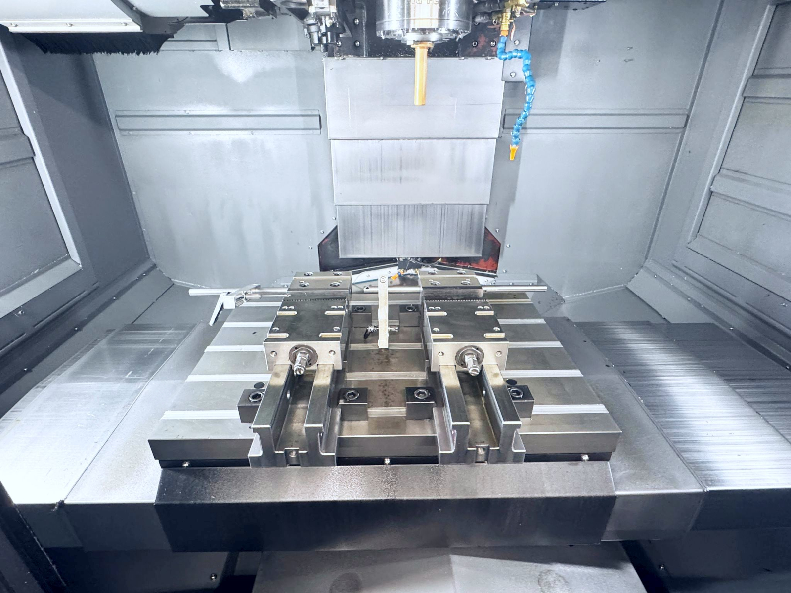 | AJBmetall Frezarka CNC HURCO VMX 24 i 3